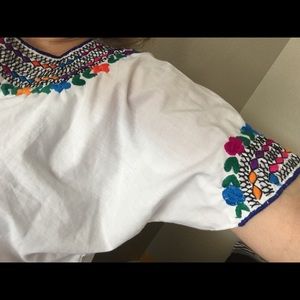 Handmade embroider White crop top w flowers